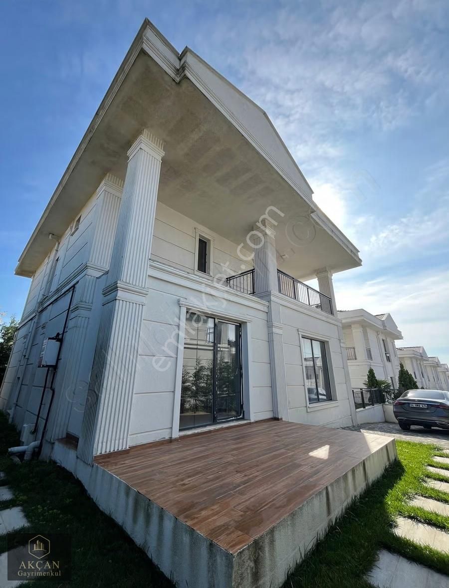 Önerler'de Kolay Ulaşım, Havuzlu Sitede,5+1 Natamam Villa!!