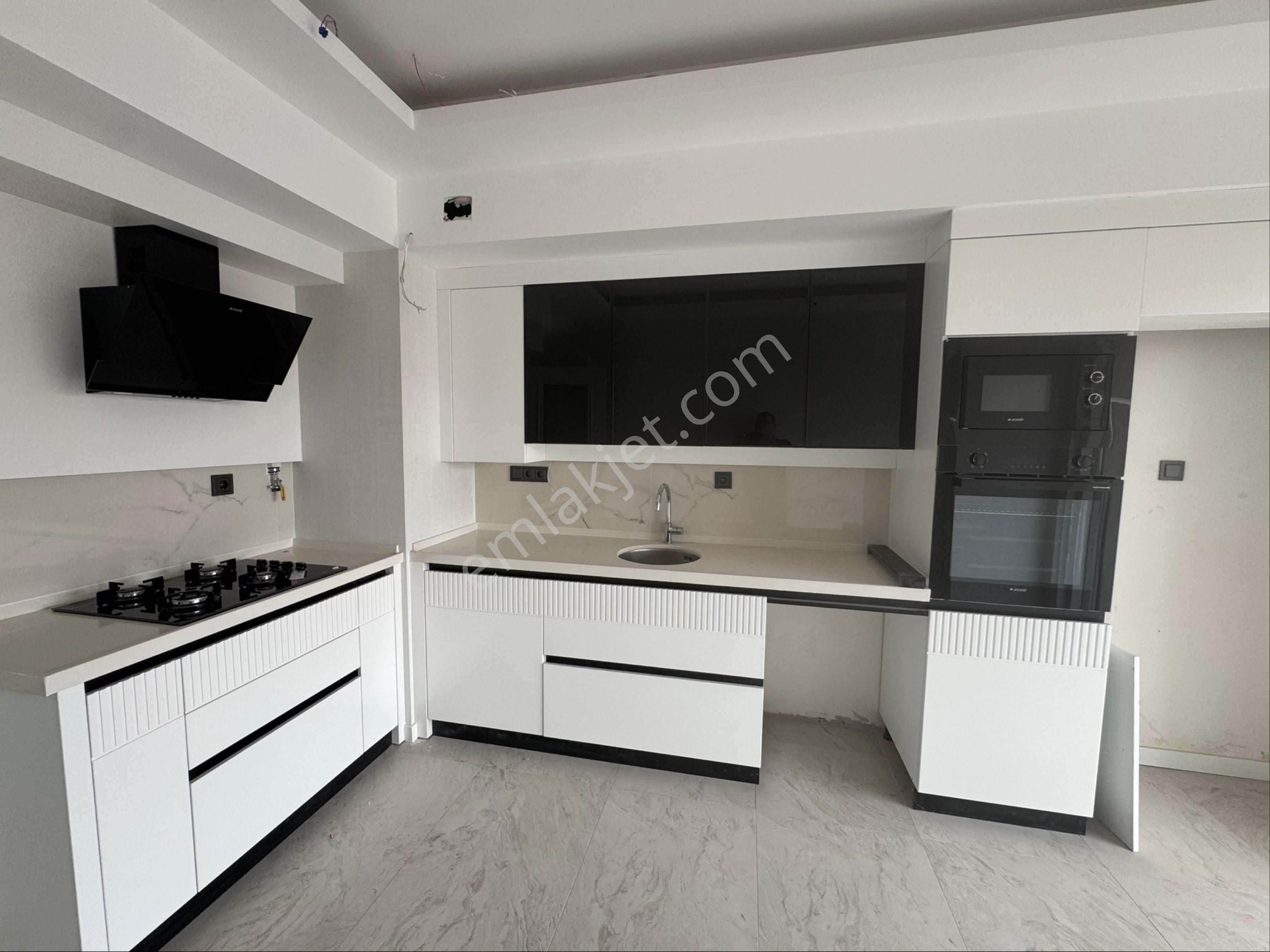 Sağlam Emlaktan Selçukluda Satılık Lüks 4+1daire - Görsel 15