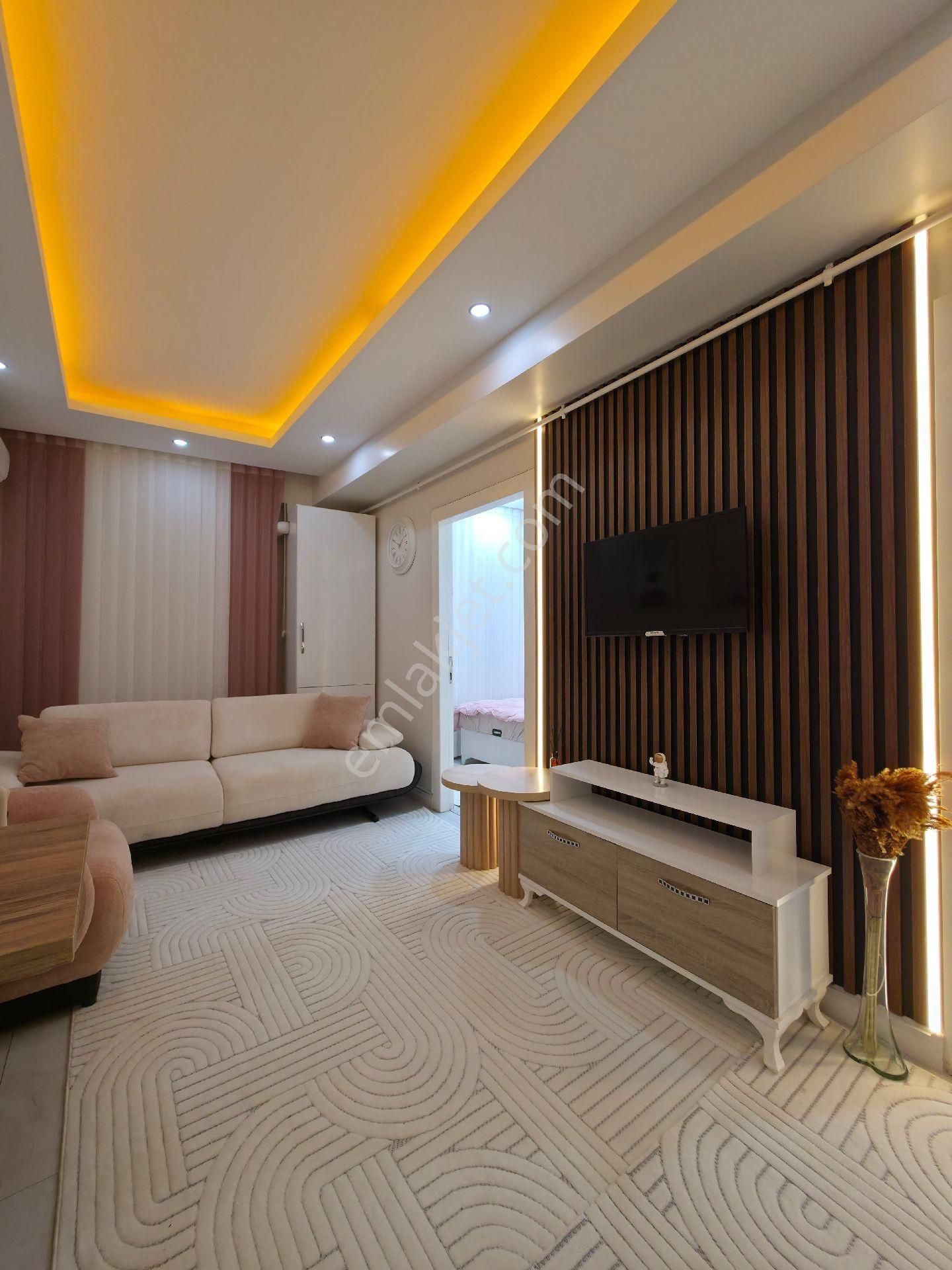 15 Mayıs Mahallesi Çınar Göbeğinde Eşyali 2+1 Daire Satılıktır - Görsel 3