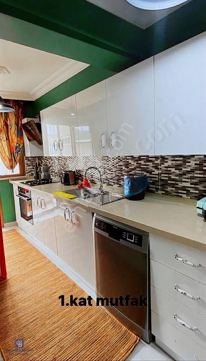 Üsküdar Da Boğaz Manzaralı Kat Mülkiyetli Komple Satılık Bina - Görsel 11