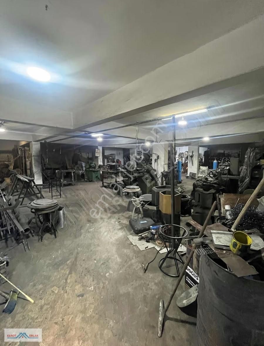 Malazgirt Caddesi Üzerinde 220m Satılık İmalathane&depo