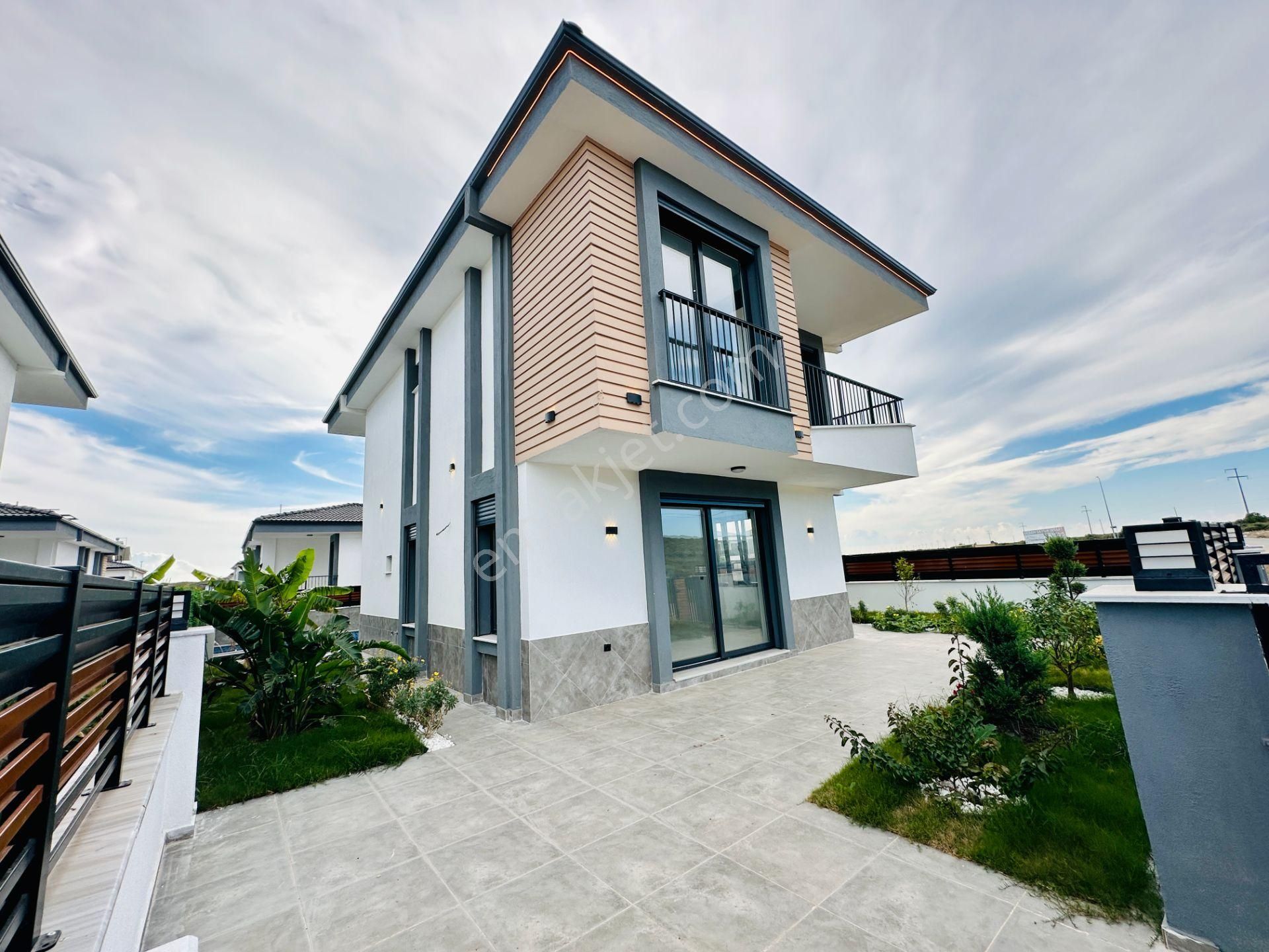 Villacı Onur'dan Fırsat Fiyata Satılık Tam Müstakil Lüx 3+1 Ayrı Mutfaklı Villa - Görsel 2