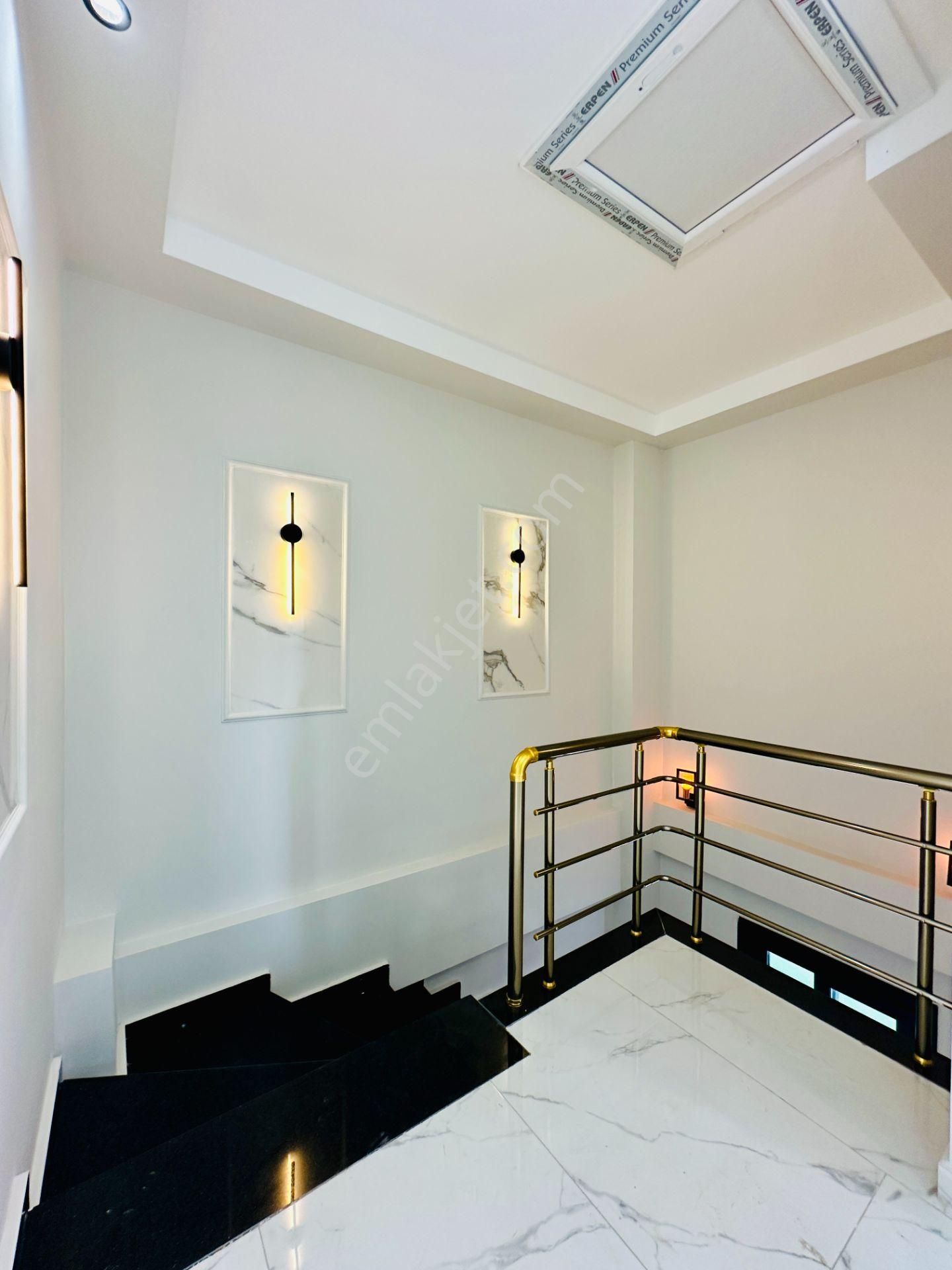 Villacı Onur'dan Fırsat Fiyata Satılık Tam Müstakil Lüx 3+1 Ayrı Mutfaklı Villa - Görsel 18