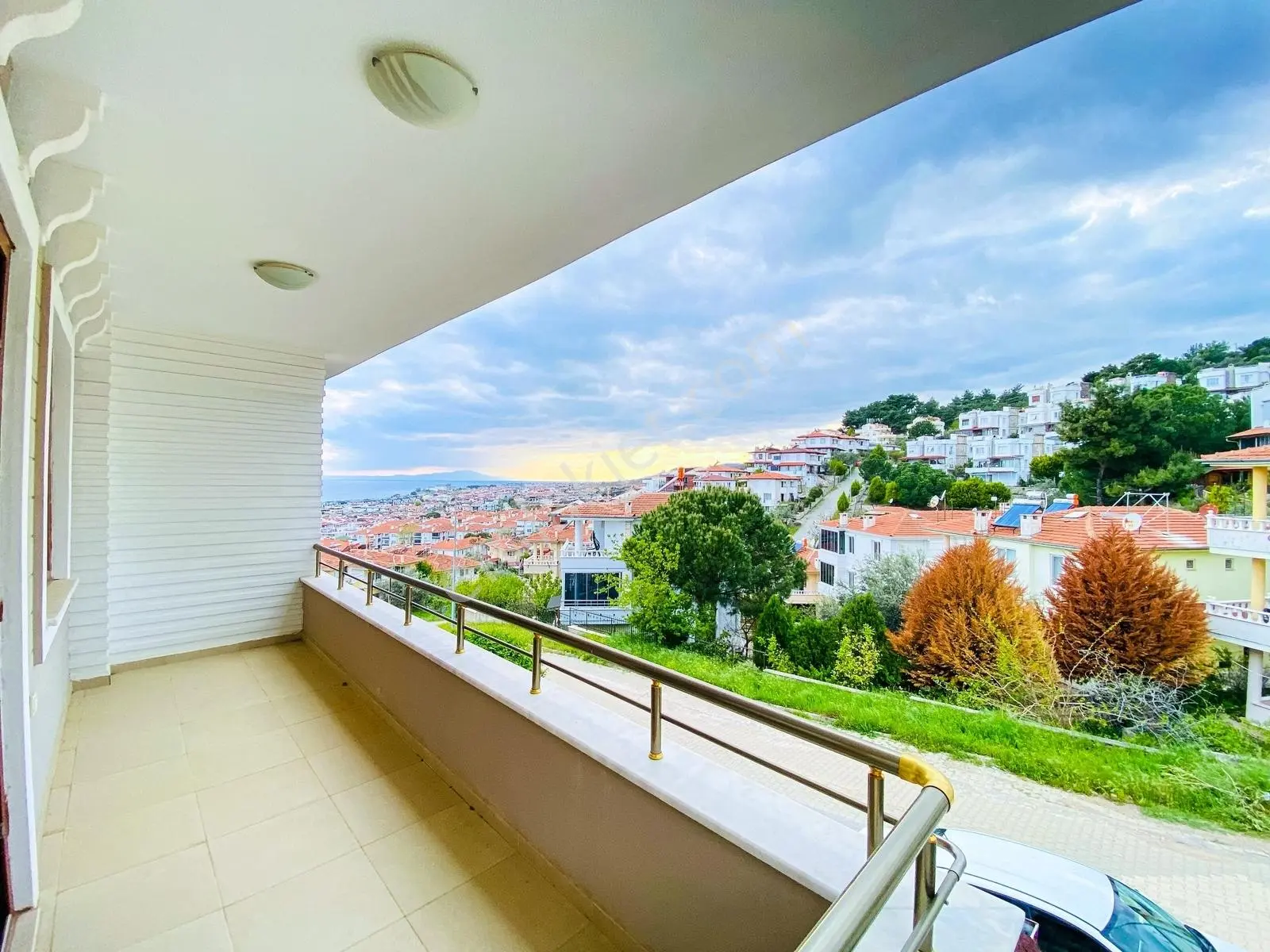 Kerim'den Altınoluk Satılık Deniz Manzaralı 3+1 Bahçeli Villa - Görsel 31