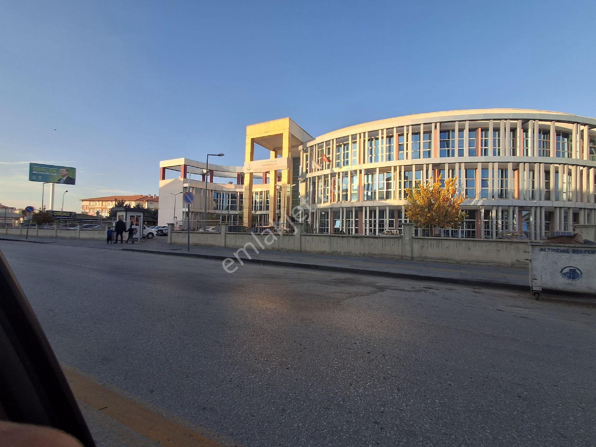 Karapürçek Uzunburunda 460m2 Tek Tapu Mustakil Köşe Parsel