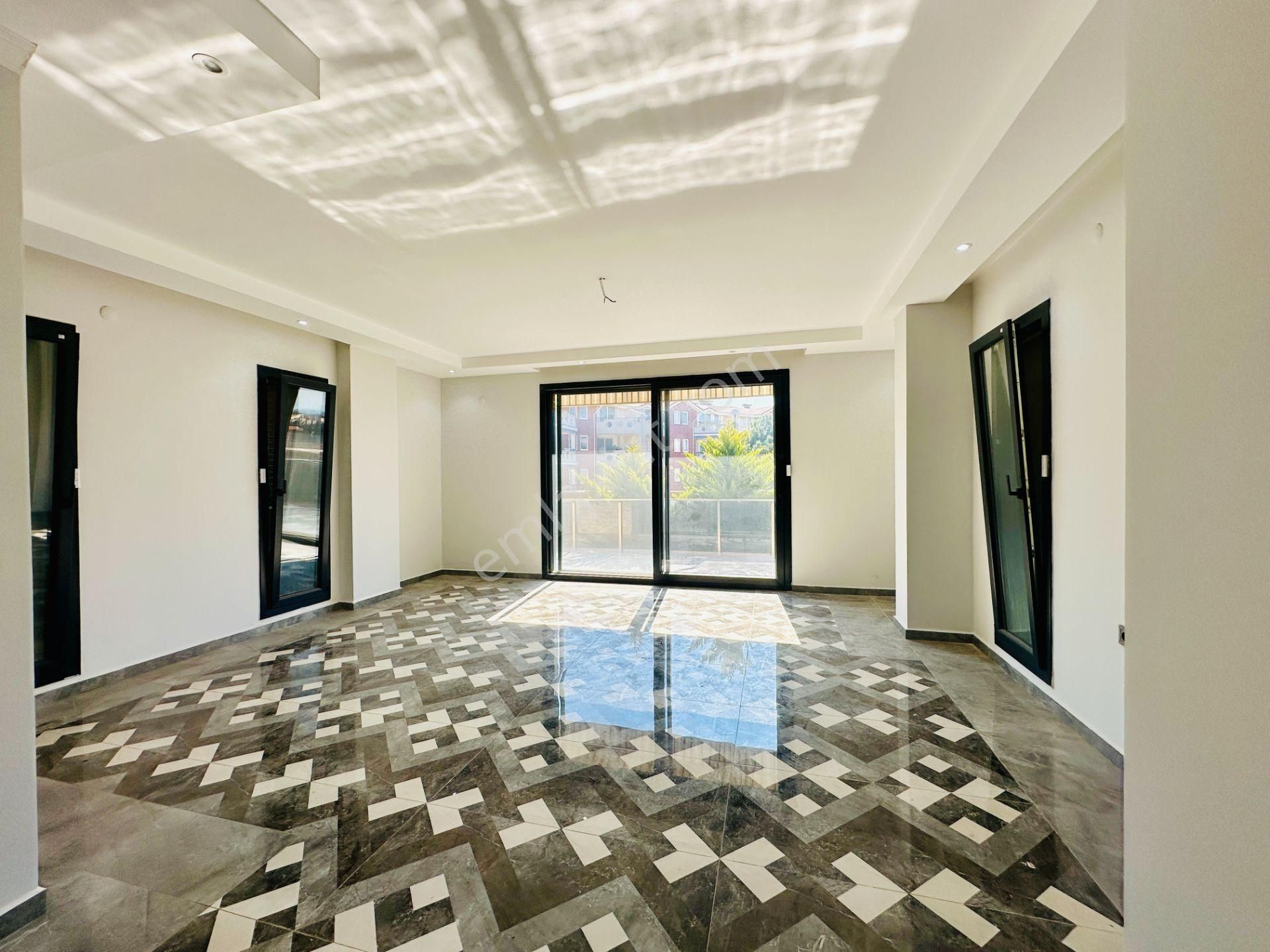 Villacı Onur'dan Denize 300 Metre 4+1 Fırsat Sıfır Lüx Villa - Görsel 10