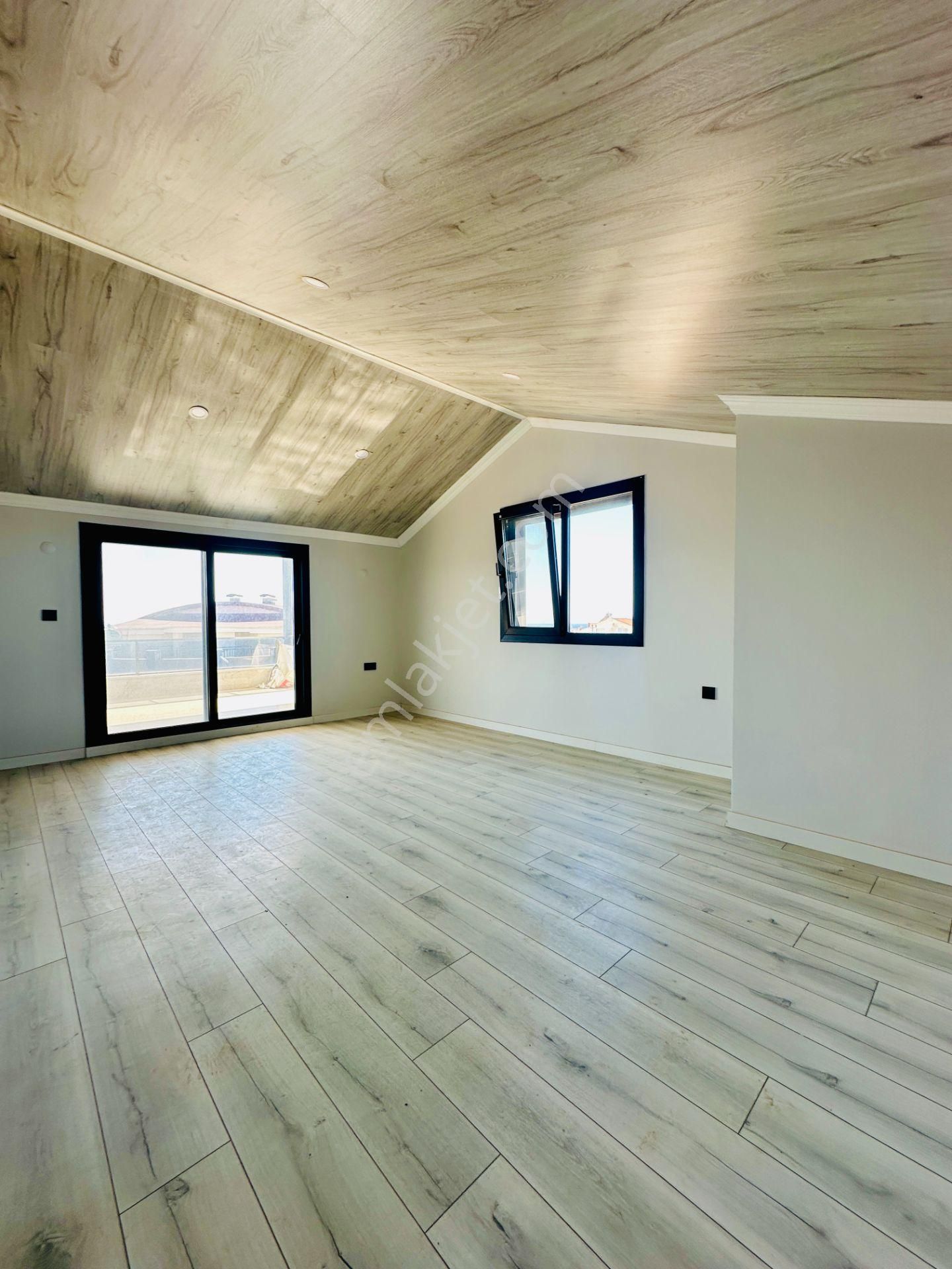 Villacı Onur'dan Denize 300 Metre 4+1 Fırsat Sıfır Lüx Villa - Görsel 29