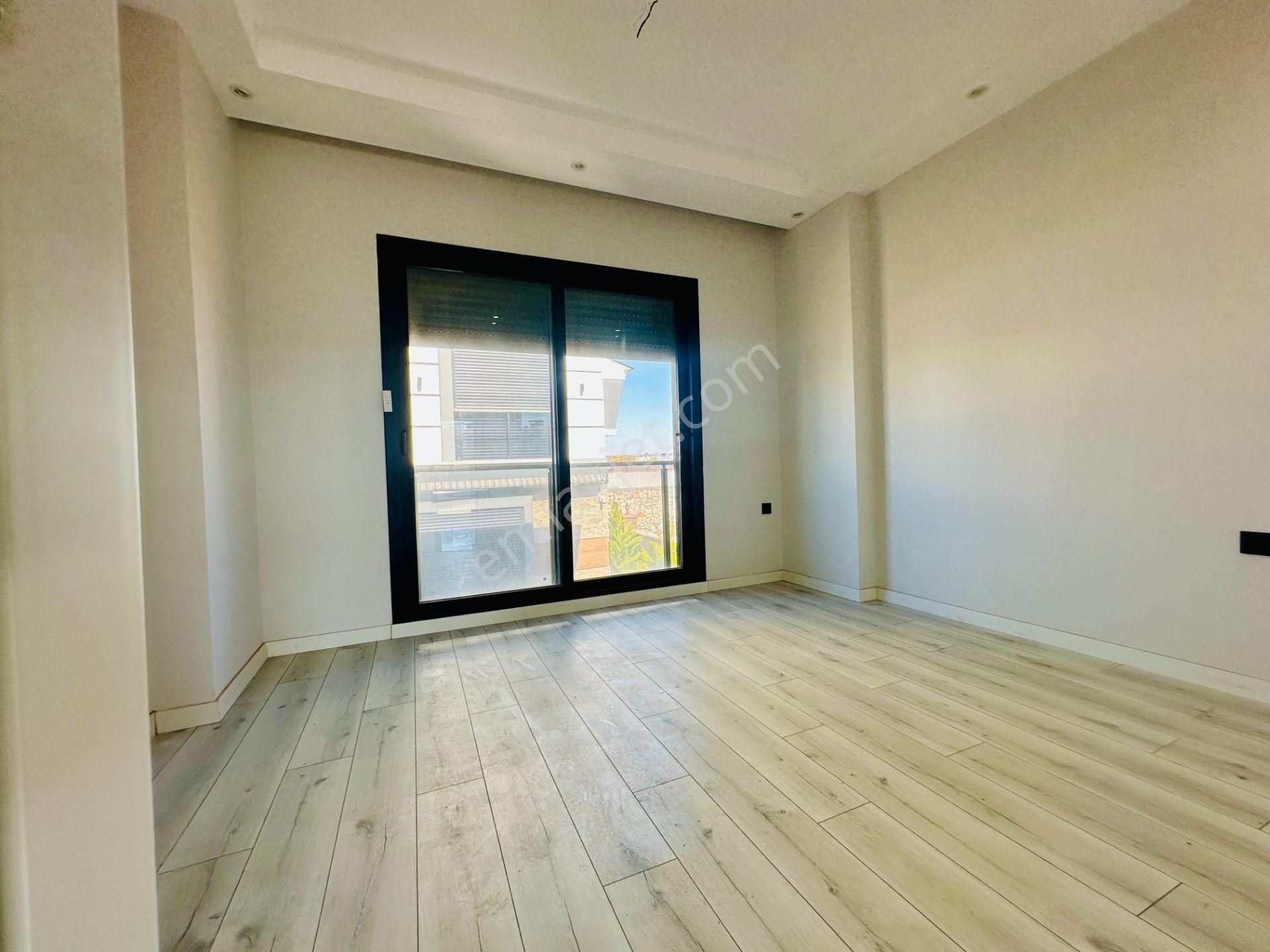 Villacı Onur'dan Denize 300 Metre 4+1 Fırsat Sıfır Lüx Villa - Görsel 23