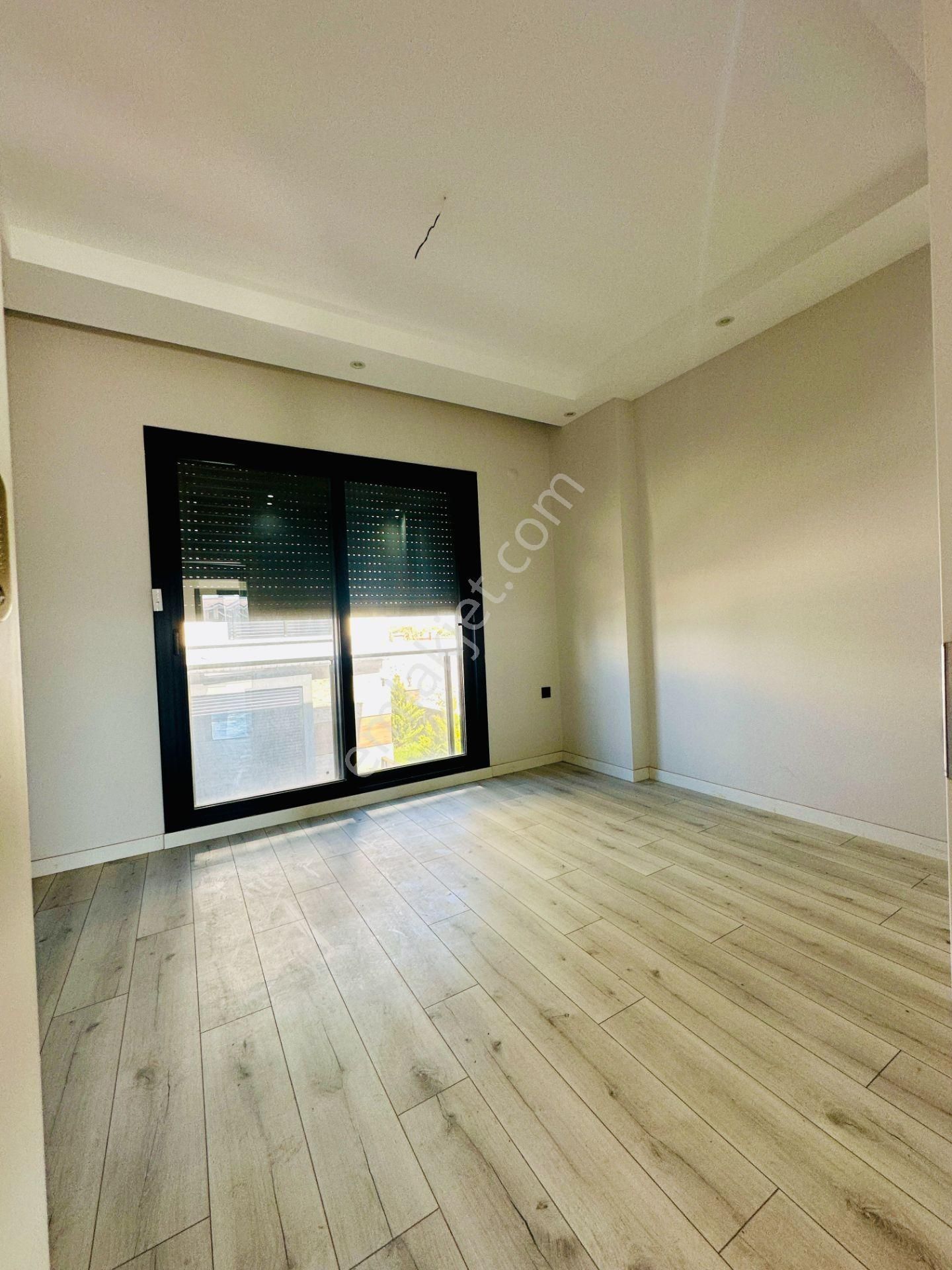 Villacı Onur'dan Denize 300 Metre 4+1 Fırsat Sıfır Lüx Villa - Görsel 22