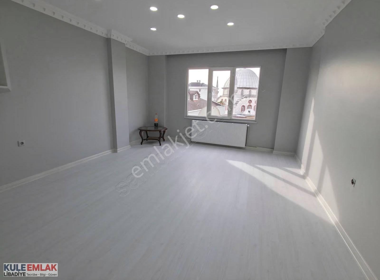 Çarşı - Cengiztopel Caddesi'nde Kullanışlı 2+1 Balkonlu