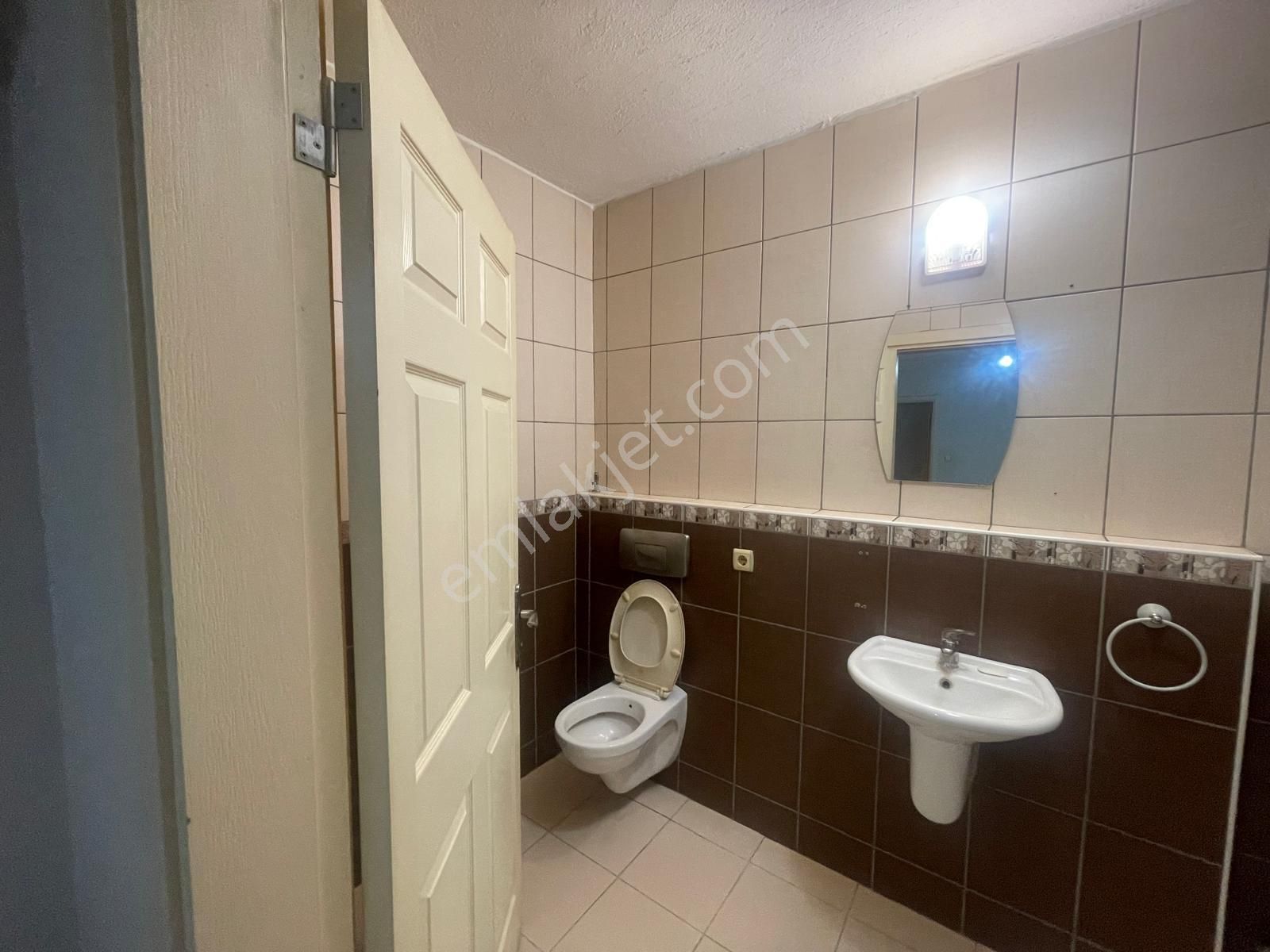 Çiğli Egekent Kiralık 3+1 Ebeveyn Banyolu 220 M2 Daire - Görsel 15