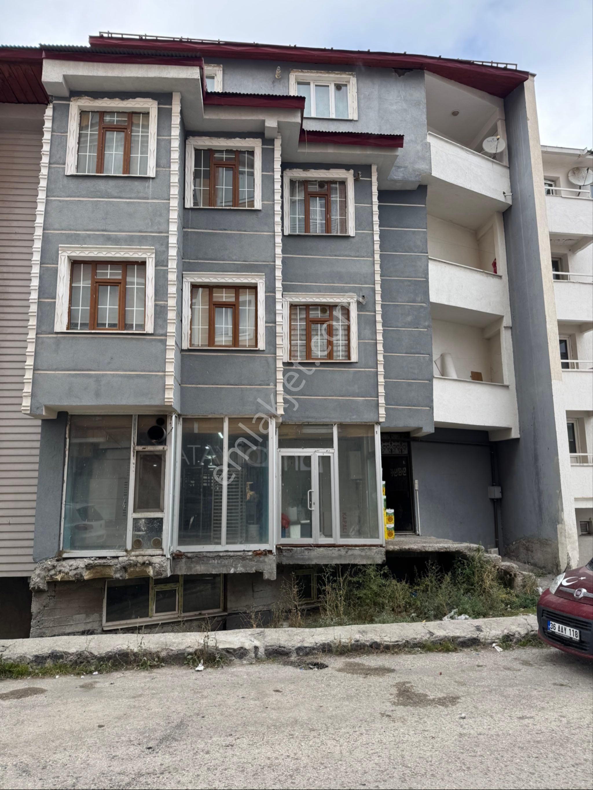 Sarıkamış Merkezde Satılık Komple Bina - Görsel 3