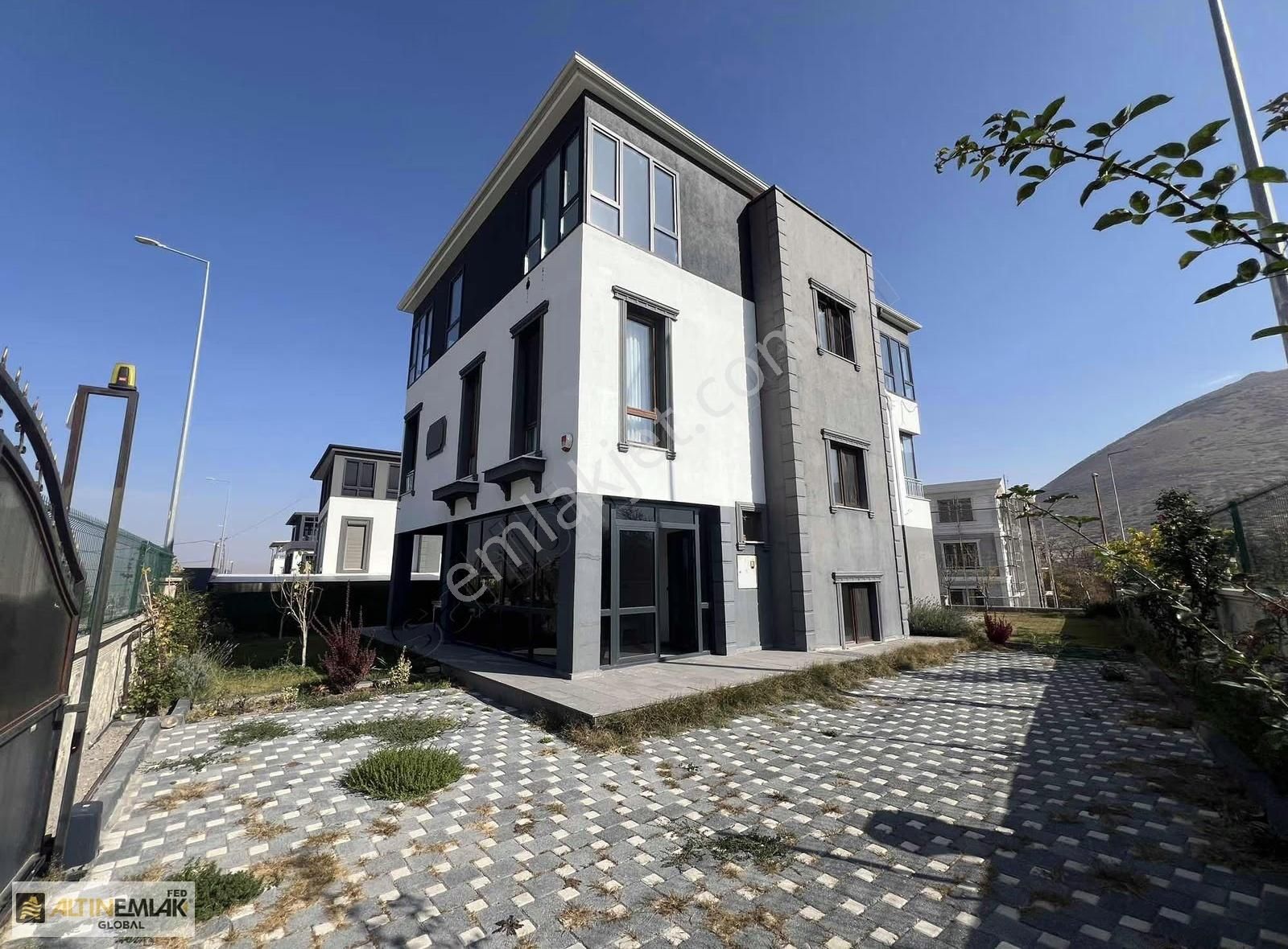 Çay Bağlarında 7+1 Kiralık Villa - Görsel 22