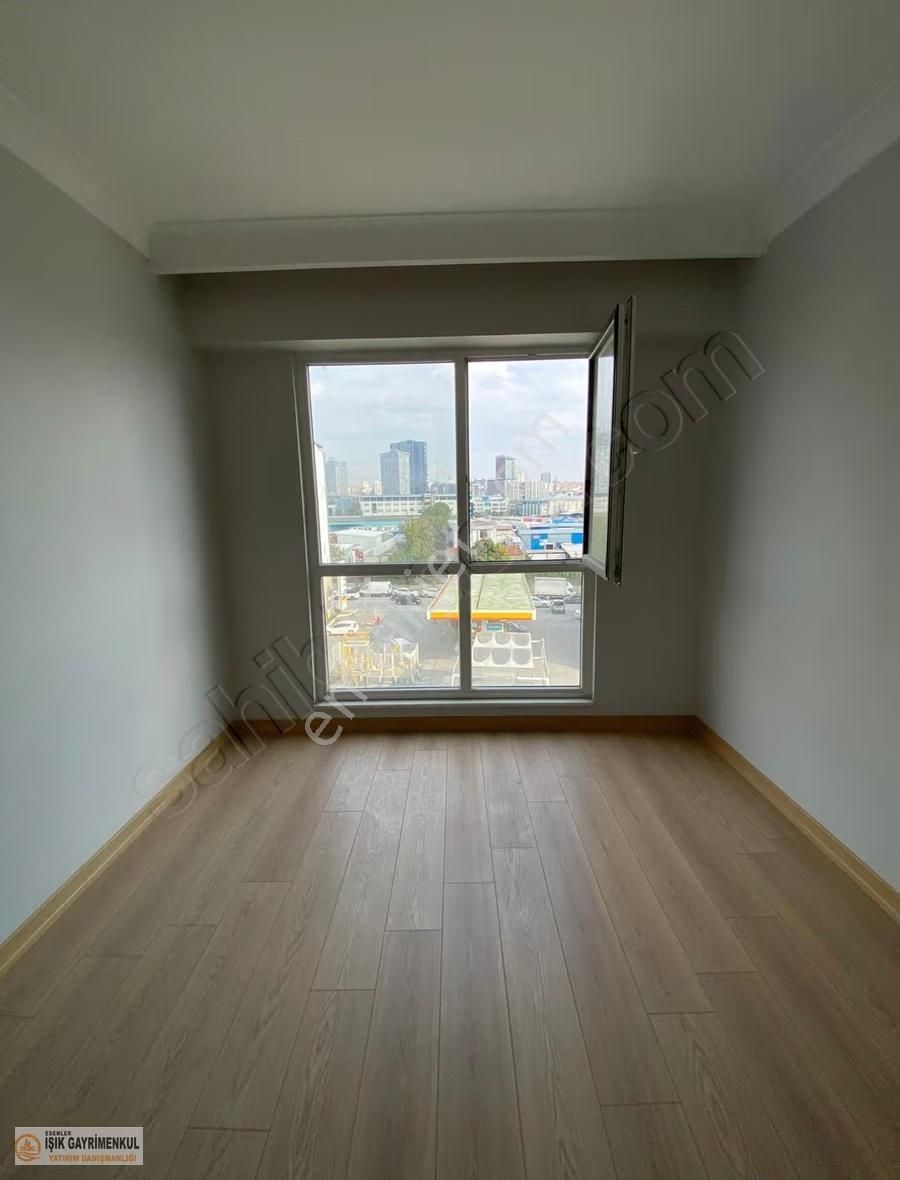 Işık'tan Ebeveyn Banyolu Kapalı Otoparklı Çift Cepheli 3+1 Daire - Görsel 28