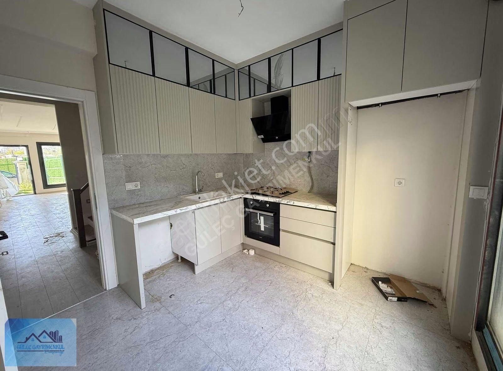 Güleç Gayrimenkul'den Acill Satılık 4+1 Villa - Görsel 1