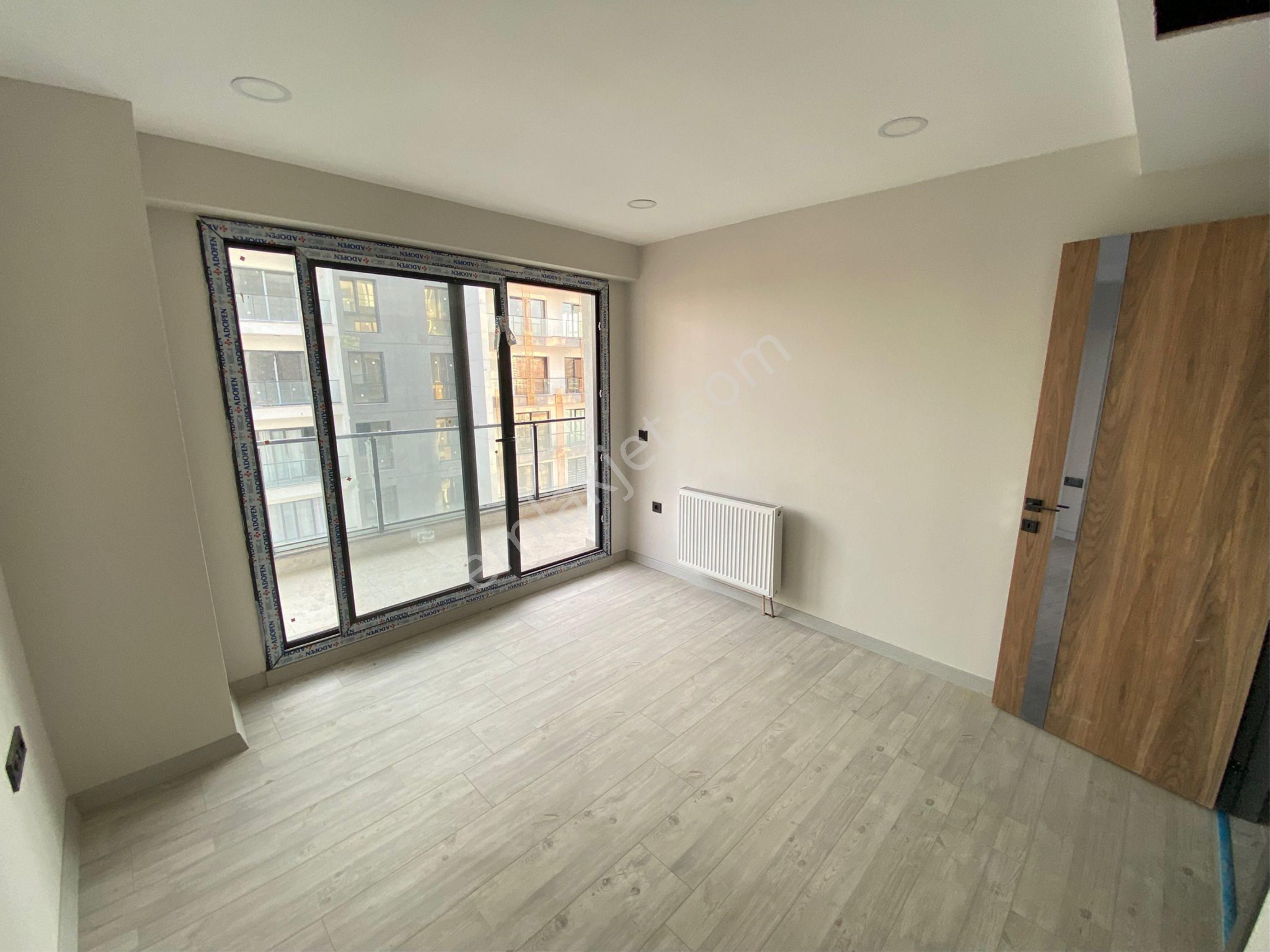 Acil Satılıktır Bağcılar Bölgesi Araç Muayene İlerisi Radison Kavşağında - Görsel 11