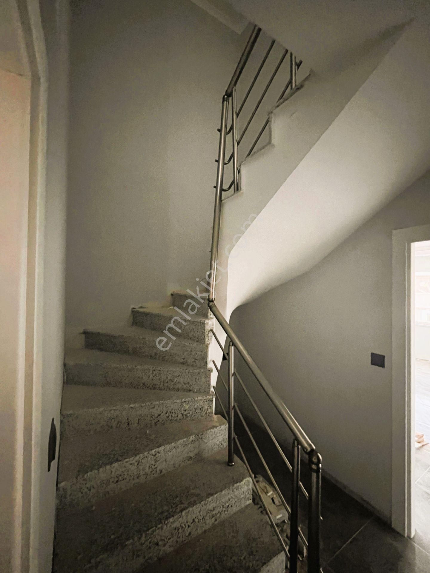Eşref Dinçer'de Sıfır 5+1 Özel Yapım Dubleks Daire - Görsel 10