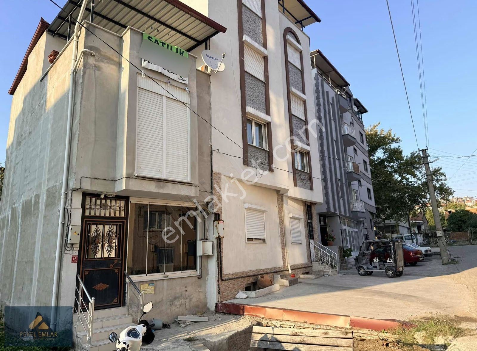 Bigadiç Kuyu Mah. Satılık 3 Katlı Tripleks Doğalgazlı Bina