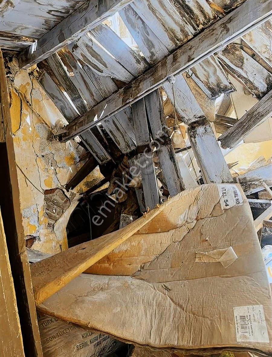 Küçükkuyu Sahil Mahallesi'nde İki Katlı Müstakil Ev - Görsel 9