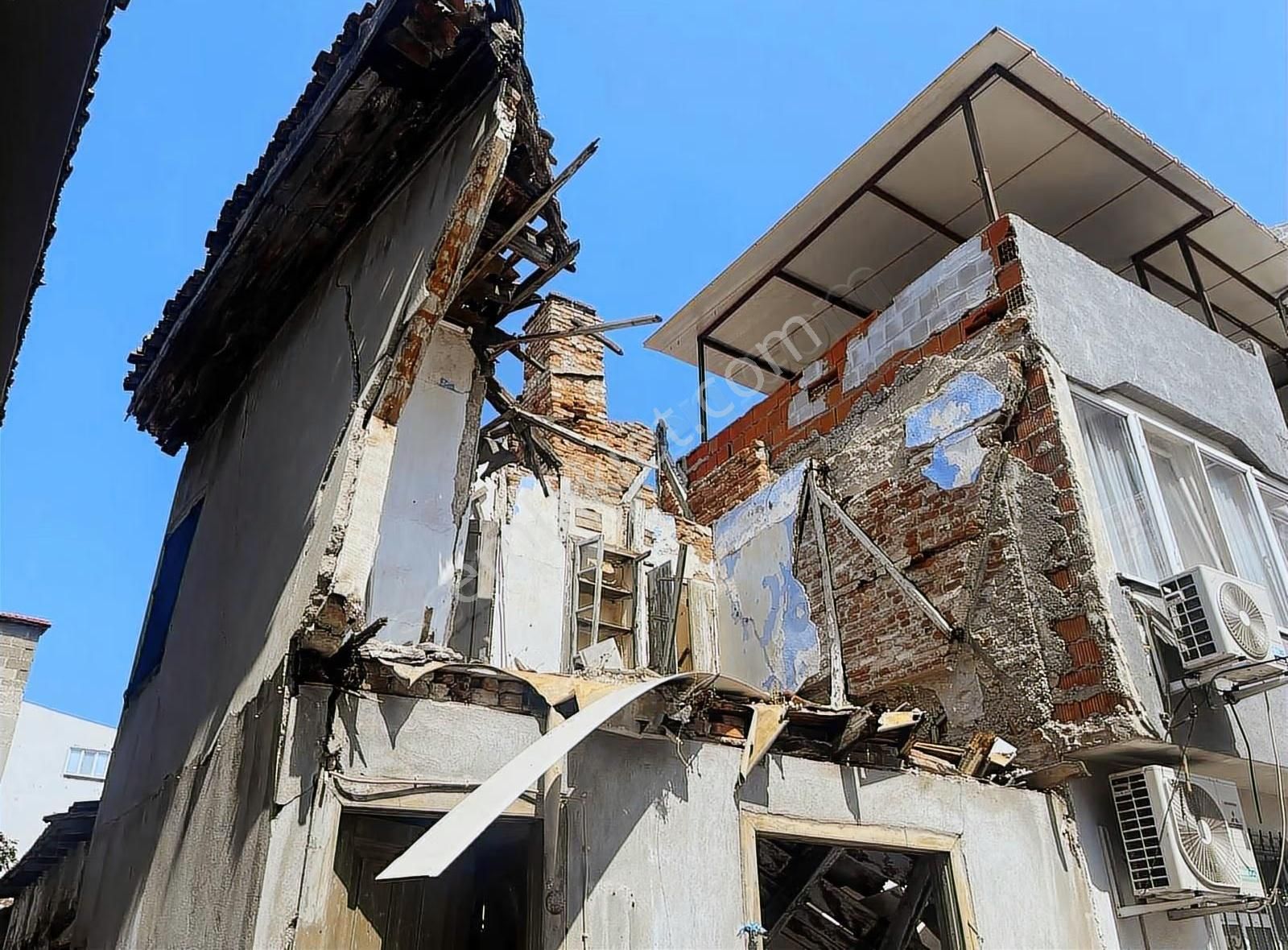 Küçükkuyu Sahil Mahallesi'nde İki Katlı Müstakil Ev - Görsel 11