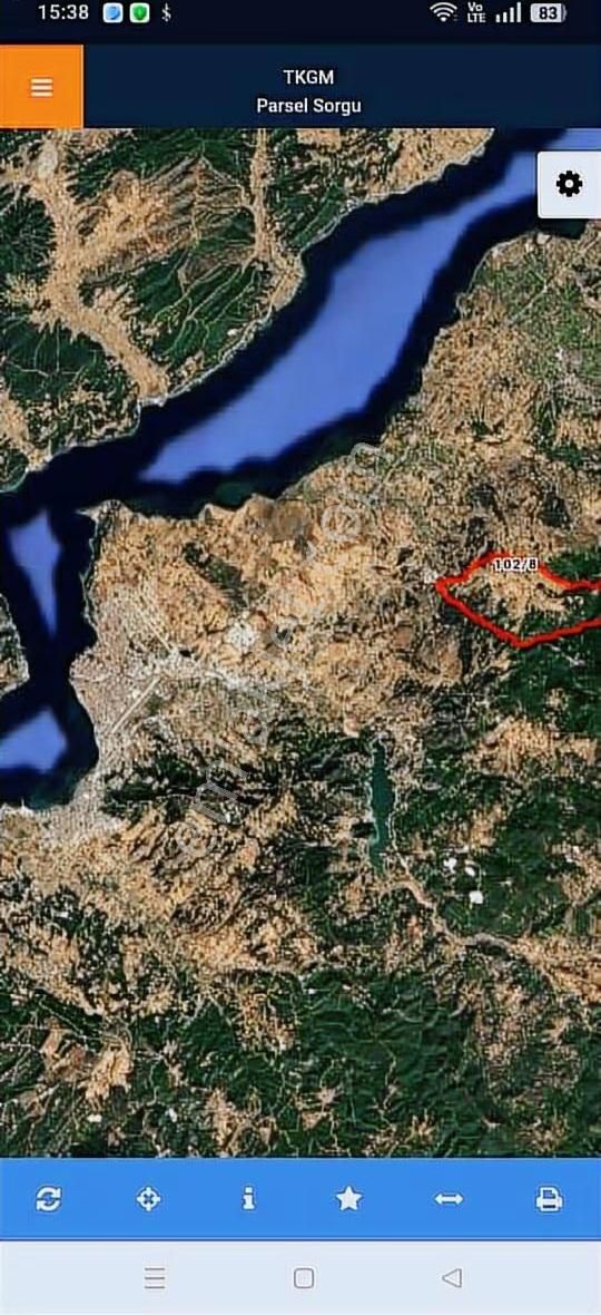 Çanakkale Merkez Köyde Boğaz Manzaralı Satılık Tarla