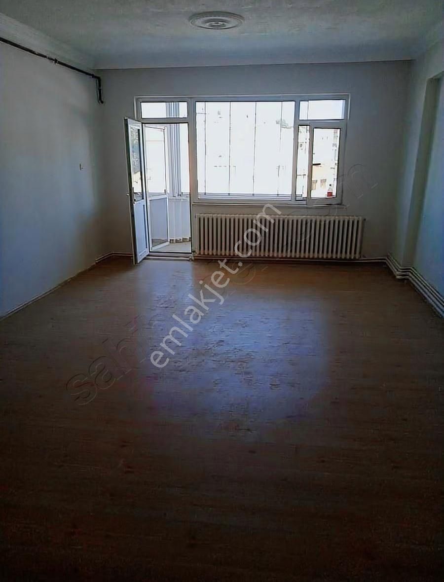 Lapseki Cadde Üzeri Geniş 3+1 Daire - Görsel 16