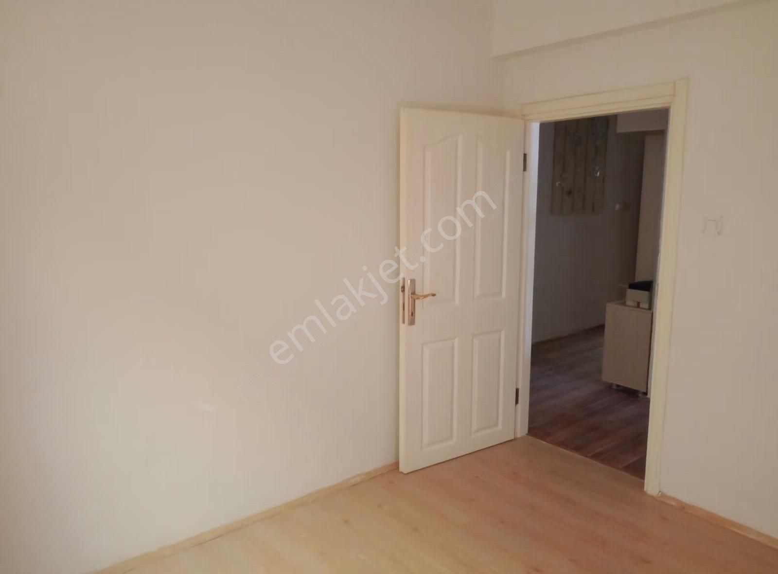 Lapseki Cadde Üzeri Geniş 3+1 Daire - Görsel 3