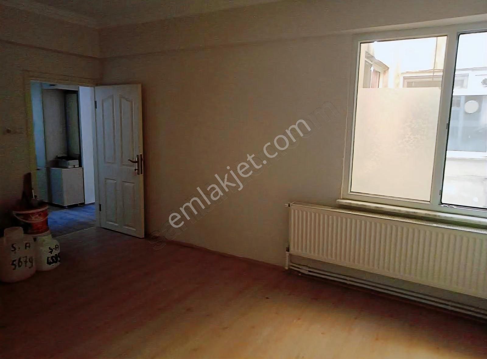 Lapseki Cadde Üzeri Geniş 3+1 Daire - Görsel 15