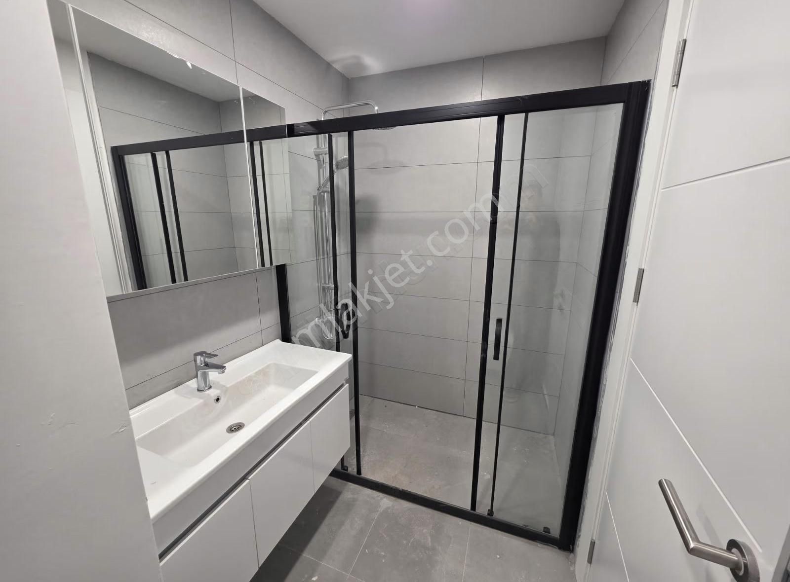 Kadıköy Elegant Park Sitesinde Havuza Bakan 1+1 Satılık Arakat - Görsel 6