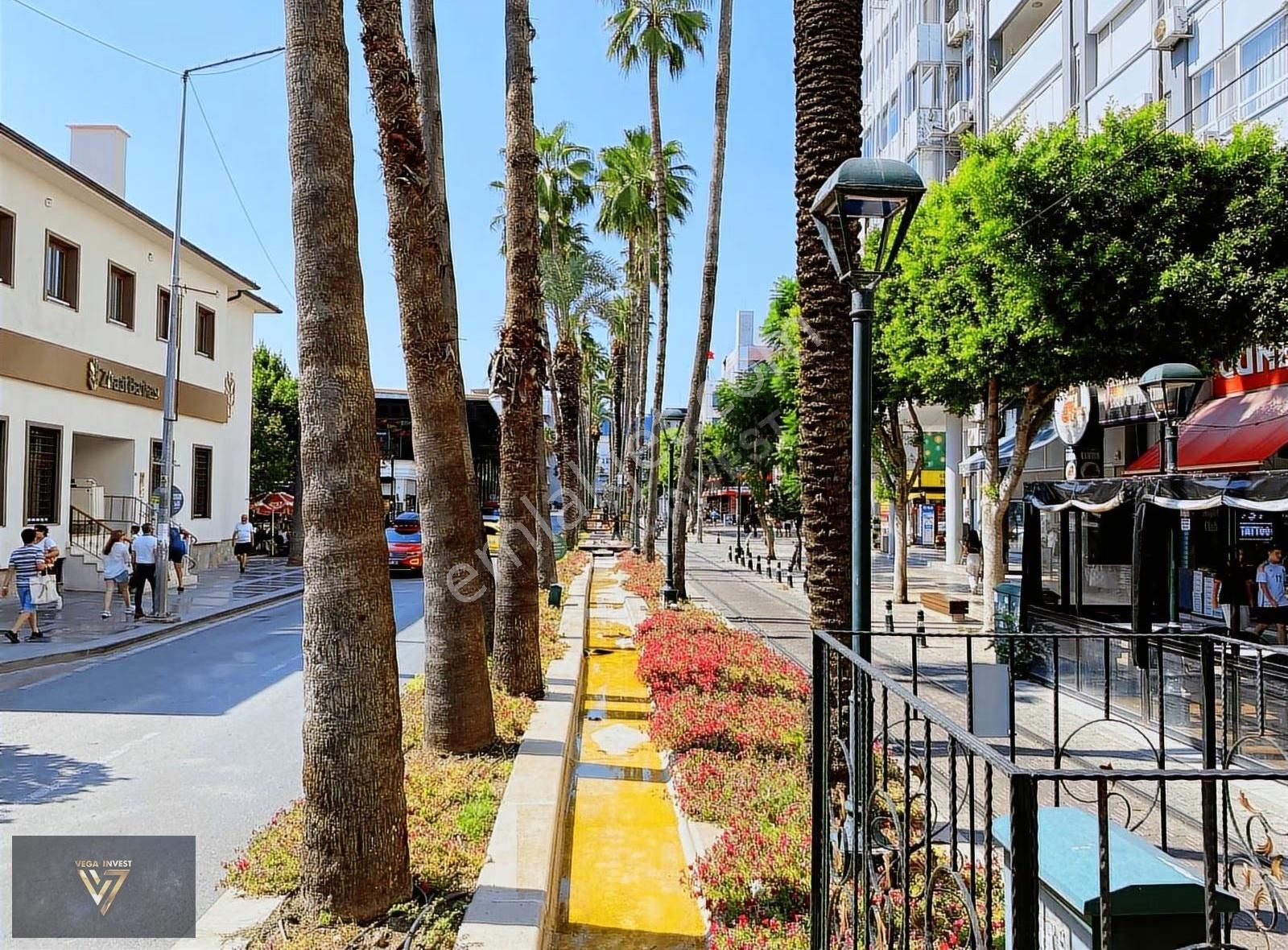 Işıklar Caddesinde Klimalı Ve Deniz Manzaralı Daire/ofis - Görsel 12