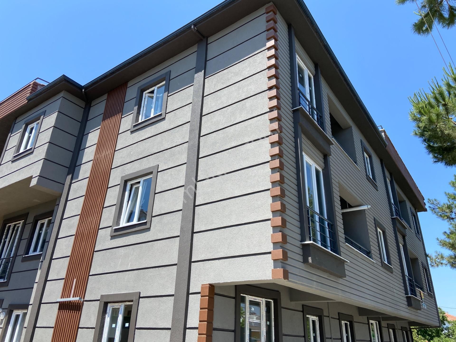 Kumbağ'da Ana Cadde Üzerinde Geniş Ve Ferah 2+1 Satılık Daire - Görsel 3