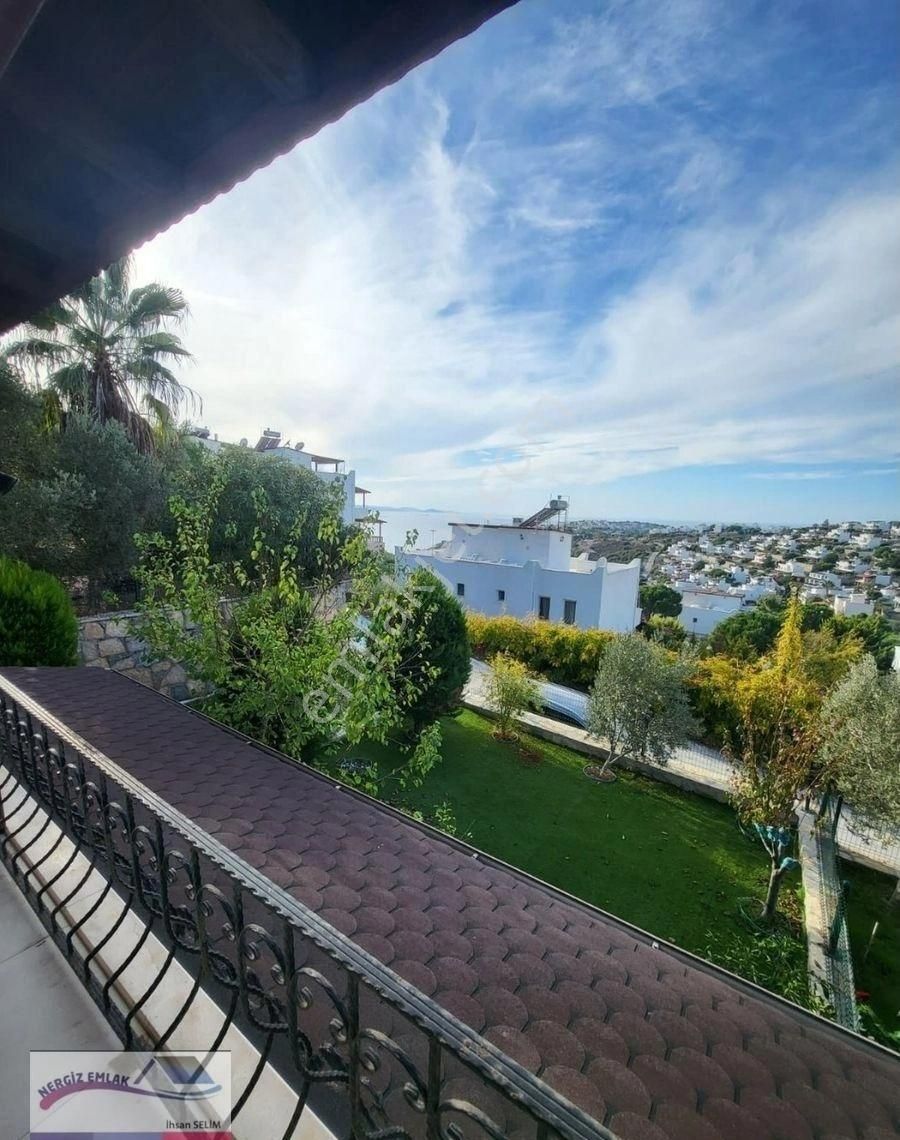 Adabükü Boğaziçi Başko Sitesinde Deniz Manzaralı Müştemilatlı 4+1 Yeni Tadilatlı Satılık Villa - Görsel 4