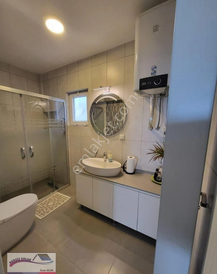 Adabükü Boğaziçi Başko Sitesinde Deniz Manzaralı Müştemilatlı 4+1 Yeni Tadilatlı Satılık Villa - Görsel 12