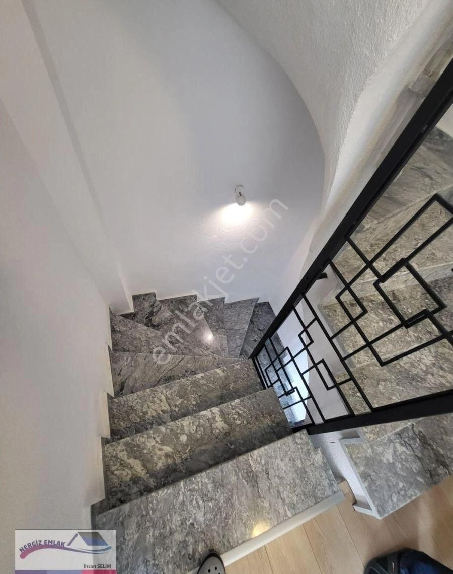 Adabükü Boğaziçi Başko Sitesinde Deniz Manzaralı Müştemilatlı 4+1 Yeni Tadilatlı Satılık Villa - Görsel 8