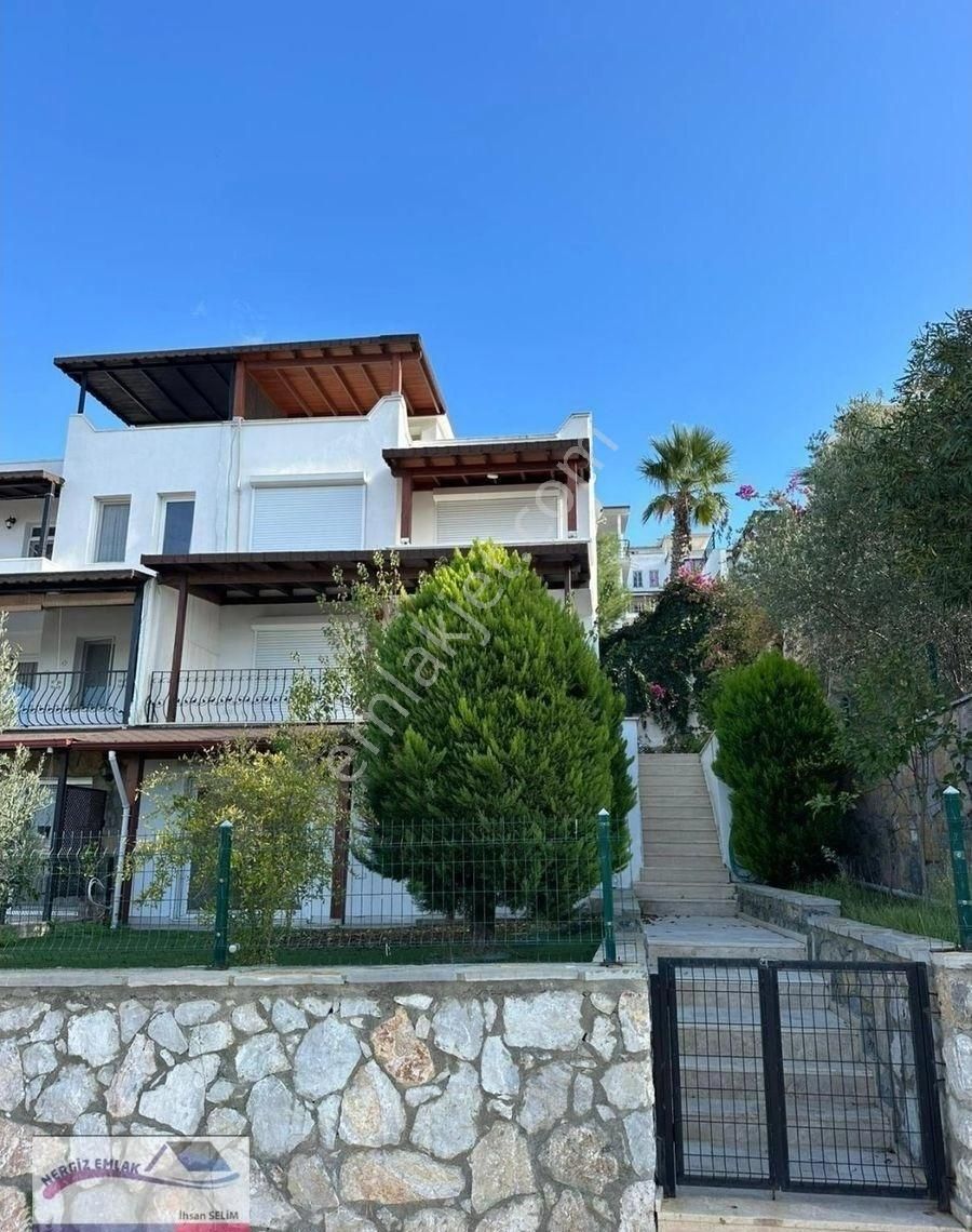 Adabükü Boğaziçi Başko Sitesinde Deniz Manzaralı Müştemilatlı 4+1 Yeni Tadilatlı Satılık Villa - Görsel 24