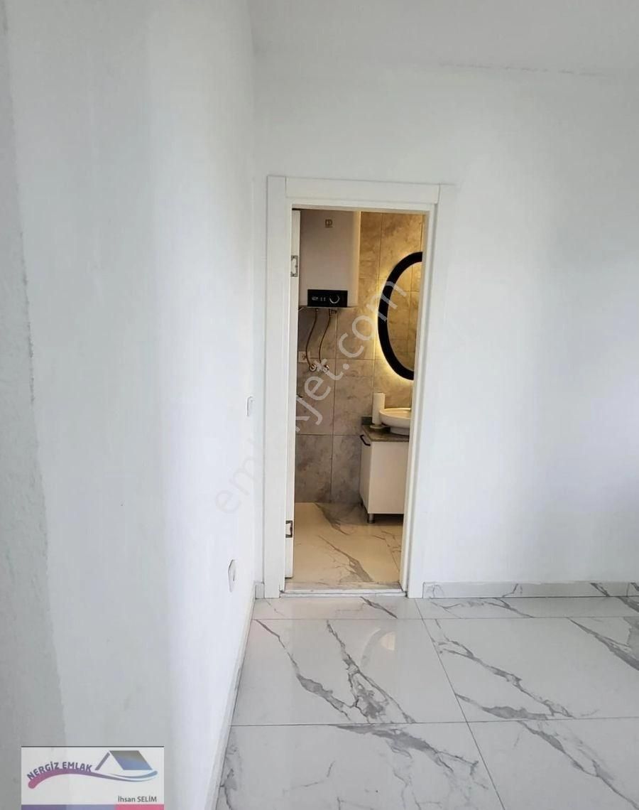 Adabükü Boğaziçi Başko Sitesinde Deniz Manzaralı Müştemilatlı 4+1 Yeni Tadilatlı Satılık Villa - Görsel 3
