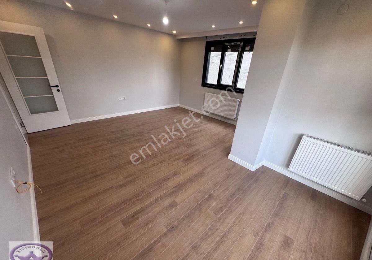 Sahile Ve Marmaray Durağına Yakın 2 Wc Kapalı Garajlı Sıfır 3+1 - Görsel 18