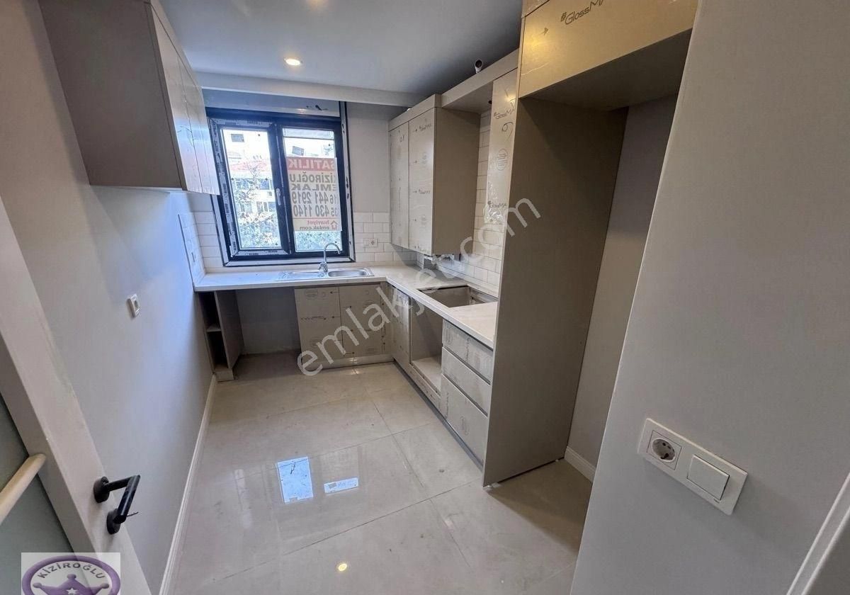 Sahile Ve Marmaray Durağına Yakın 2 Wc Kapalı Garajlı Sıfır 3+1 - Görsel 11