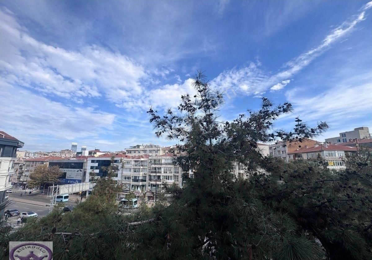 Sahile Ve Marmaray Durağına Yakın 2 Wc Kapalı Garajlı Sıfır 3+1 - Görsel 8