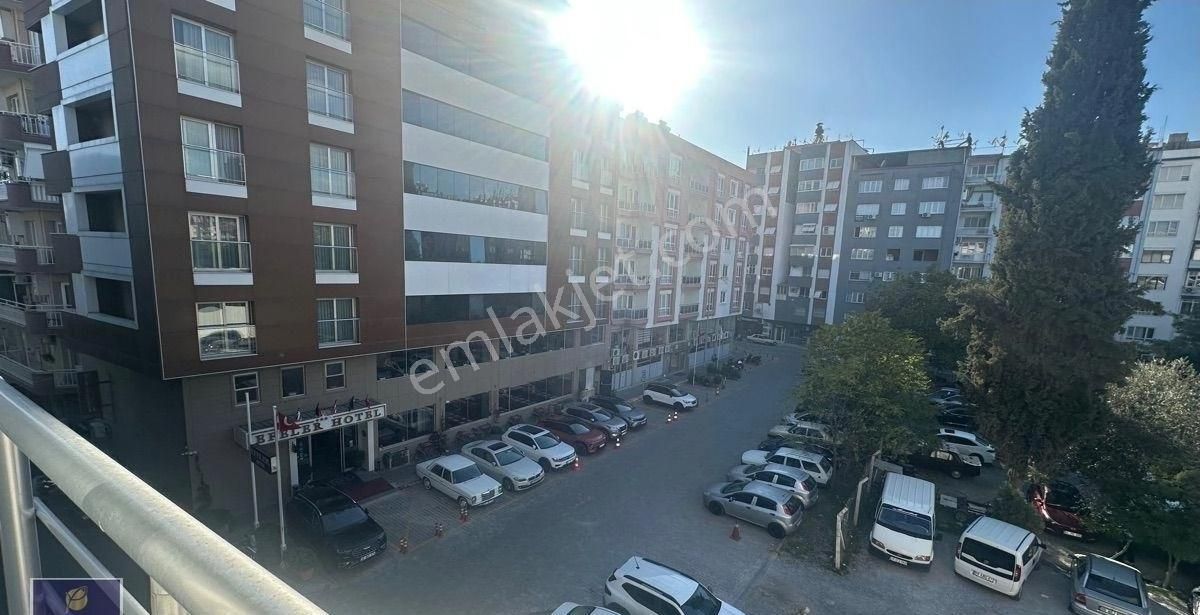 Güzelhisar Mahallesi Eşyalı Kiralık 3+1 Daire - Görsel 2