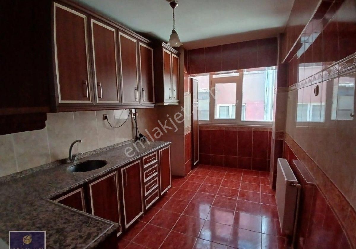 Güzelhisar'da Adnan Menderes Bulvarı'na 30 Metre Kiralık Doğalgazlı 3+1 !!!! - Görsel 5