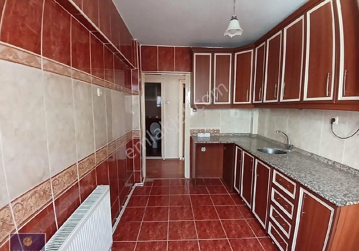 Güzelhisar'da Adnan Menderes Bulvarı'na 30 Metre Kiralık Doğalgazlı 3+1 !!!! - Görsel 32