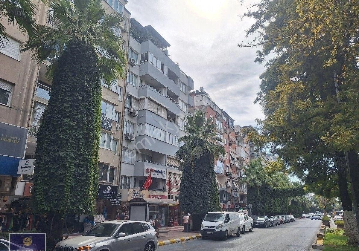 Adnan Mebderes Bulvarın'da Köşe Konumlu Satılık Daire - Görsel 17