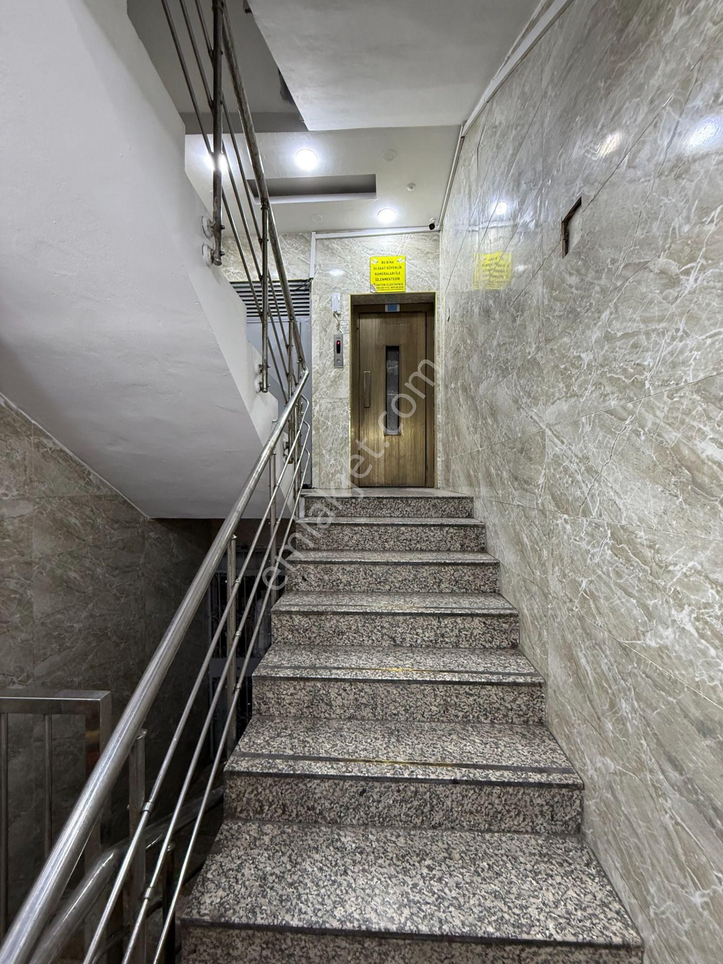 Çarşı Merkez'de Kotçu Münir Karşısı 1+1 Satılık Ofis İşyeri - Görsel 4