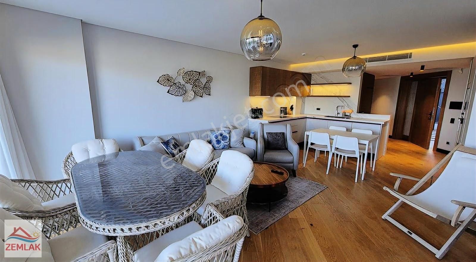 Asarlık'ta Denize Sıfır Özel Plajlı Sitede Bahçe Katı Rezidans - Görsel 3