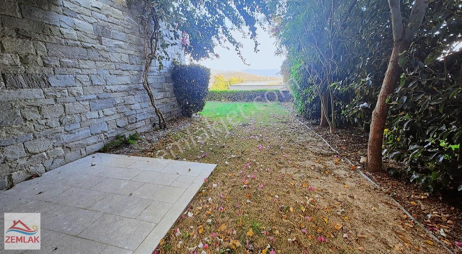 Asarlık'ta Denize Sıfır Özel Plajlı Sitede Bahçe Katı Rezidans - Görsel 12