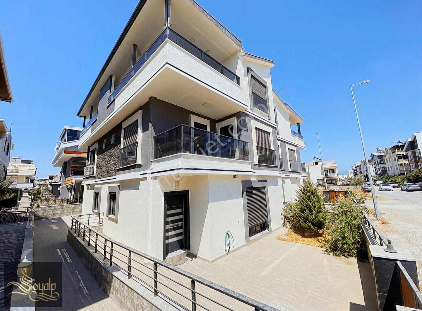 Didimde Stadyum Arkasında 3+1 Müstakil Havuzlu Satılık Villa - Görsel 8