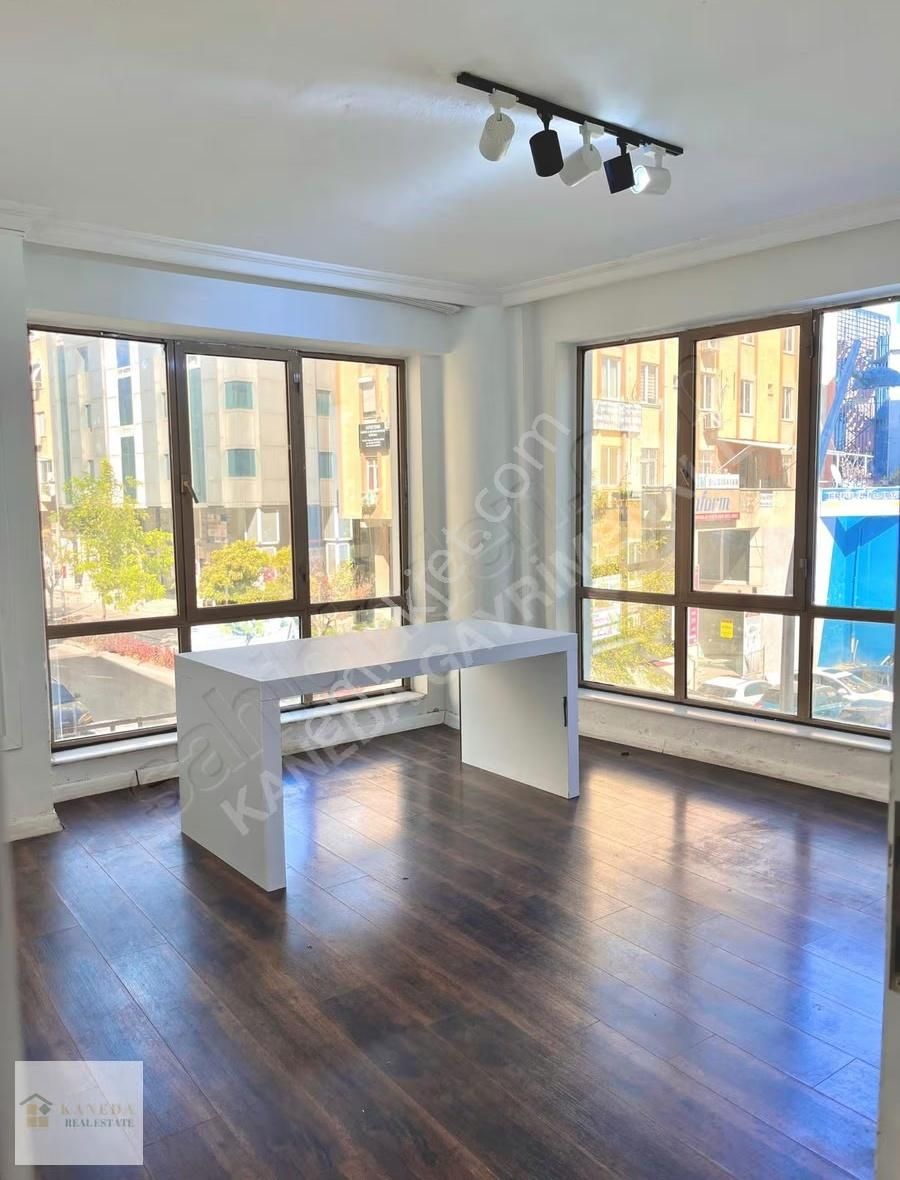 Subaşı Caddesi'nde Kiralık 2+1 Cadde Üstü Ferah Ofis - Görsel 15