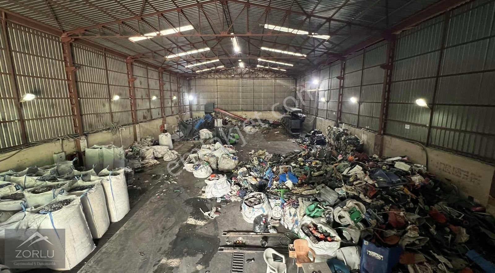 Zorlu'dan Aktif Çalışan Geridönüşüm Plastik Kırma Fabrikası - Görsel 12