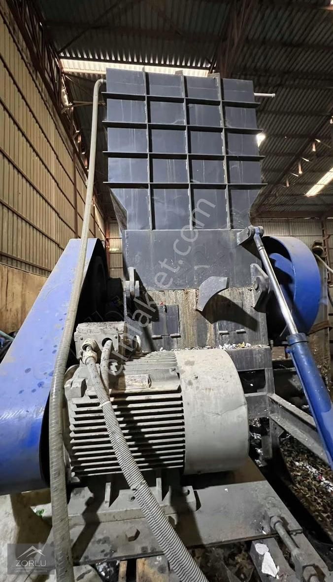 Zorlu'dan Aktif Çalışan Geridönüşüm Plastik Kırma Fabrikası - Görsel 4